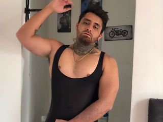 Live Sex Show of AronMillar on Live Privates