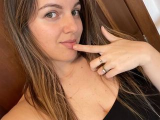 Live Sex Show of BeatriceDeea on Live Privates